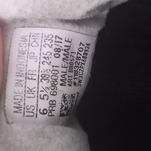 Adidas soccer cleats - Picture 2 of 2